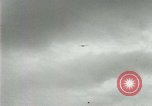 Standbild Ford Tri Motor und Balloon race Detroit Michigan USA, 1926, aus Sekunde 36 historischem Filmmaterial Videoclip 65675021036