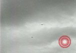 Standbild Ford Tri Motor und Balloon race Detroit Michigan USA, 1926, aus Sekunde 37 historischem Filmmaterial Videoclip 65675021036