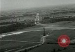 Standbild Ford Tri Motor und Balloon race Detroit Michigan USA, 1926, aus Sekunde 47 historischem Filmmaterial Videoclip 65675021036