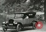 Immagine di Ford Modello T car United States USA, 1924, secondo 3 filmato di repertorio 65675021037