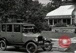 Immagine di Ford Touring Car United States USA, 1922, secondo 39 filmato di repertorio 65675021038