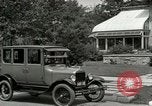Immagine di Ford Touring Car United States USA, 1922, secondo 41 filmato di repertorio 65675021038