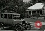 Immagine di Ford Touring Car United States USA, 1922, secondo 42 filmato di repertorio 65675021038
