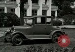Immagine di La Ford Modello T automobili United States USA, 1926, secondo 18 filmato di repertorio 65675021040