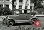 Immagine di La Ford Modello T automobili United States USA, 1926, secondo 22 filmato di repertorio 65675021040