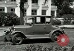 Immagine di La Ford Modello T automobili United States USA, 1926, secondo 26 filmato di repertorio 65675021040