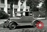Immagine di La Ford Modello T automobili United States USA, 1926, secondo 37 filmato di repertorio 65675021040