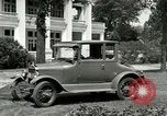 Immagine di La Ford Modello T automobili United States USA, 1926, secondo 38 filmato di repertorio 65675021040