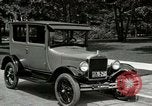 Immagine di La Ford Modello T automobili United States USA, 1926, secondo 46 filmato di repertorio 65675021040
