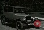 Immagine di La Ford Modello T automobili United States USA, 1926, secondo 53 filmato di repertorio 65675021040