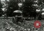 Standbild Fordson Traktor United States USA, 1920, aus Sekunde 20 historischem Filmmaterial Videoclip 65675021045