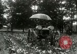 Standbild Fordson Traktor United States USA, 1920, aus Sekunde 25 historischem Filmmaterial Videoclip 65675021045