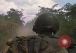 Standbild 11 gepanzerte Kavallerie Kambodscha, 1970, aus Sekunde 20 historischem Filmmaterial Videoclip 65675021059