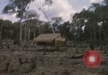 Standbild 11 gepanzerte Kavallerie Kambodscha, 1970, aus Sekunde 29 historischem Filmmaterial Videoclip 65675021059