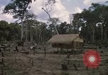 Standbild 11 gepanzerte Kavallerie Kambodscha, 1970, aus Sekunde 30 historischem Filmmaterial Videoclip 65675021059
