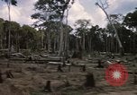 Standbild 11 gepanzerte Kavallerie Kambodscha, 1970, aus Sekunde 33 historischem Filmmaterial Videoclip 65675021059