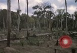 Standbild 11 gepanzerte Kavallerie Kambodscha, 1970, aus Sekunde 39 historischem Filmmaterial Videoclip 65675021059