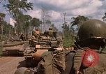 Standbild 11 gepanzerte Kavallerie Kambodscha, 1970, aus Sekunde 43 historischem Filmmaterial Videoclip 65675021059