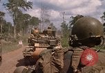 Standbild 11 gepanzerte Kavallerie Kambodscha, 1970, aus Sekunde 45 historischem Filmmaterial Videoclip 65675021059