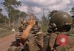 Standbild 11 gepanzerte Kavallerie Kambodscha, 1970, aus Sekunde 46 historischem Filmmaterial Videoclip 65675021059