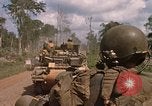 Standbild 11 gepanzerte Kavallerie Kambodscha, 1970, aus Sekunde 47 historischem Filmmaterial Videoclip 65675021059
