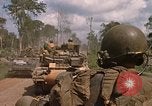 Standbild 11 gepanzerte Kavallerie Kambodscha, 1970, aus Sekunde 48 historischem Filmmaterial Videoclip 65675021059