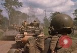 Standbild 11 gepanzerte Kavallerie Kambodscha, 1970, aus Sekunde 53 historischem Filmmaterial Videoclip 65675021059
