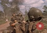 Standbild 11 gepanzerte Kavallerie Kambodscha, 1970, aus Sekunde 58 historischem Filmmaterial Videoclip 65675021059