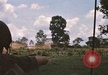 Standbild 11 gepanzerte Kavallerie Kambodscha, 1970, aus Sekunde 25 historischem Filmmaterial Videoclip 65675021060