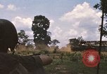 Standbild 11 gepanzerte Kavallerie Kambodscha, 1970, aus Sekunde 29 historischem Filmmaterial Videoclip 65675021060