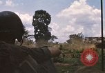 Standbild 11 gepanzerte Kavallerie Kambodscha, 1970, aus Sekunde 31 historischem Filmmaterial Videoclip 65675021060