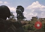 Standbild 11 gepanzerte Kavallerie Kambodscha, 1970, aus Sekunde 32 historischem Filmmaterial Videoclip 65675021060