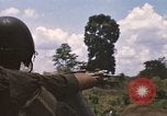 Standbild 11 gepanzerte Kavallerie Kambodscha, 1970, aus Sekunde 38 historischem Filmmaterial Videoclip 65675021060