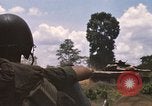 Standbild 11 gepanzerte Kavallerie Kambodscha, 1970, aus Sekunde 39 historischem Filmmaterial Videoclip 65675021060