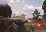 Standbild 11 gepanzerte Kavallerie Kambodscha, 1970, aus Sekunde 42 historischem Filmmaterial Videoclip 65675021060