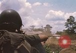 Standbild 11 gepanzerte Kavallerie Kambodscha, 1970, aus Sekunde 44 historischem Filmmaterial Videoclip 65675021060