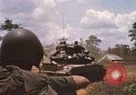 Standbild 11 gepanzerte Kavallerie Kambodscha, 1970, aus Sekunde 48 historischem Filmmaterial Videoclip 65675021060