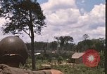 Standbild 11 gepanzerte Kavallerie Kambodscha, 1970, aus Sekunde 59 historischem Filmmaterial Videoclip 65675021060