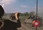 Standbild 11 gepanzerte Kavallerie Kambodscha, 1970, aus Sekunde 15 historischem Filmmaterial Videoclip 65675021061