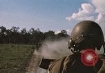 Standbild 11 gepanzerte Kavallerie Kambodscha, 1970, aus Sekunde 28 historischem Filmmaterial Videoclip 65675021061