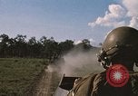 Standbild 11 gepanzerte Kavallerie Kambodscha, 1970, aus Sekunde 29 historischem Filmmaterial Videoclip 65675021061