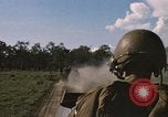 Standbild 11 gepanzerte Kavallerie Kambodscha, 1970, aus Sekunde 32 historischem Filmmaterial Videoclip 65675021061
