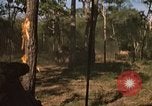 Standbild 11 gepanzerte Kavallerie Kambodscha, 1970, aus Sekunde 45 historischem Filmmaterial Videoclip 65675021061