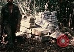 Standbild 1 Air Cavalry Division Kambodscha, 1970, aus Sekunde 28 historischem Filmmaterial Videoclip 65675021069