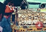 Immagine di I militari americani airlift per Israele Israele, 1973, secondo 16 filmato di repertorio 65675021075