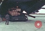 Immagine di I militari americani airlift per Israele Israele, 1973, secondo 26 filmato di repertorio 65675021075