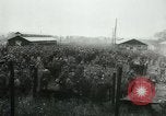 Immagine di Prigionieri tedeschi Francia, 1944, secondo 33 filmato di repertorio 65675021090
