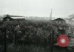 Immagine di Prigionieri tedeschi Francia, 1944, secondo 35 filmato di repertorio 65675021090