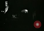 Standbild Männer und Frauen an der Bar und Hotel Paris Frankreich, 1956, aus Sekunde 46 historischem Filmmaterial Videoclip 65675021102