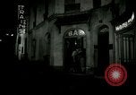 Standbild Männer und Frauen an der Bar und Hotel Paris Frankreich, 1956, aus Sekunde 48 historischem Filmmaterial Videoclip 65675021102